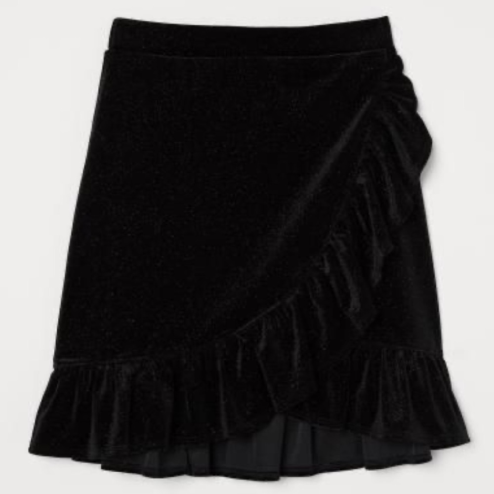 NWT H&M Black Glittery Velvet Ruffle Skirt Size Large NYE‎ Holiday Party